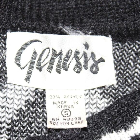 Genesis Vintage Geometric Black White Knit Sweater Women’s Small - Picture 3 of 3